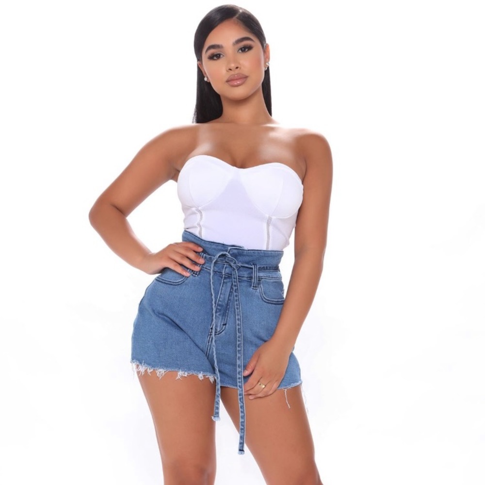 High rise belted denim shorts